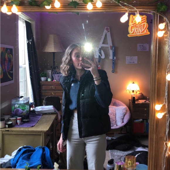 Meet your Posher, Andrea - Picture 1 of 1